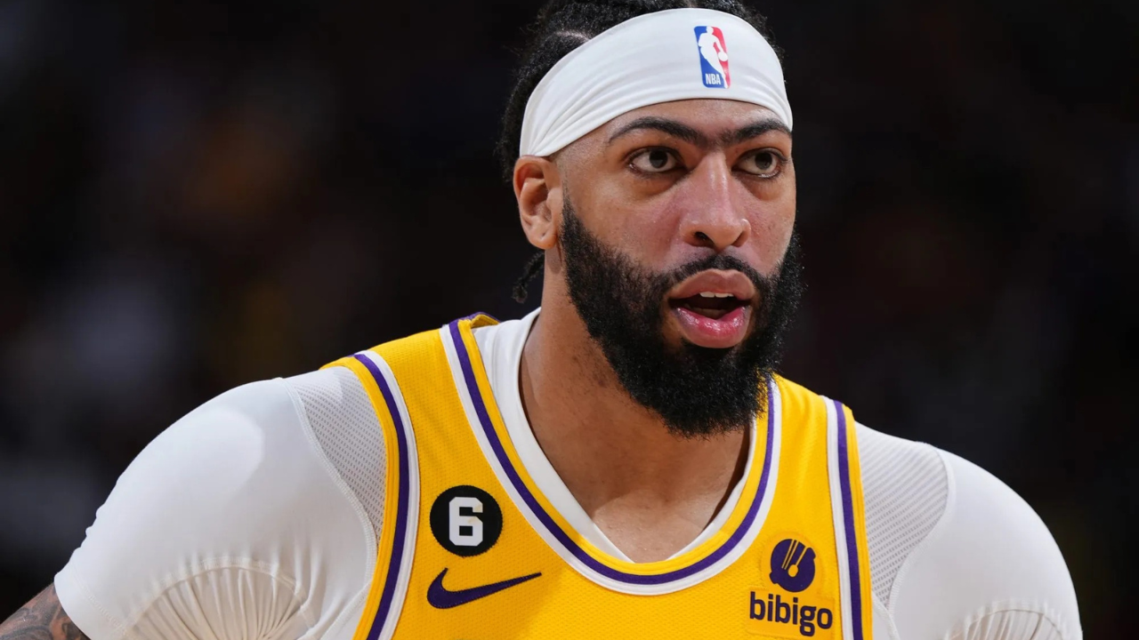 Lakers urged to trade for a $50 million shooting center to pair with Anthony Davis.